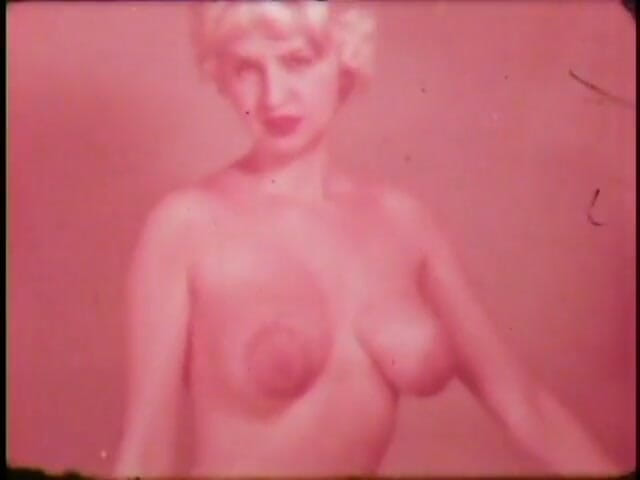 Vintage Usa: คุณแม่เลี้ยงวินเทจร้อนๆ ถอดเสื้อผ้าอย่างเซ็กซี่