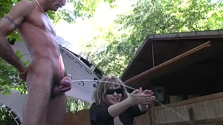 King Of Amateur: 小便、毛深い猫と成熟した良い弄