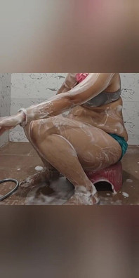 Priya india chikani muestra cuerpo en video