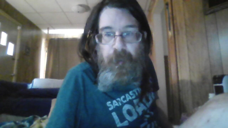 jt sweet: Hetero magra gêmea se masturbando na cama e dildoing cu