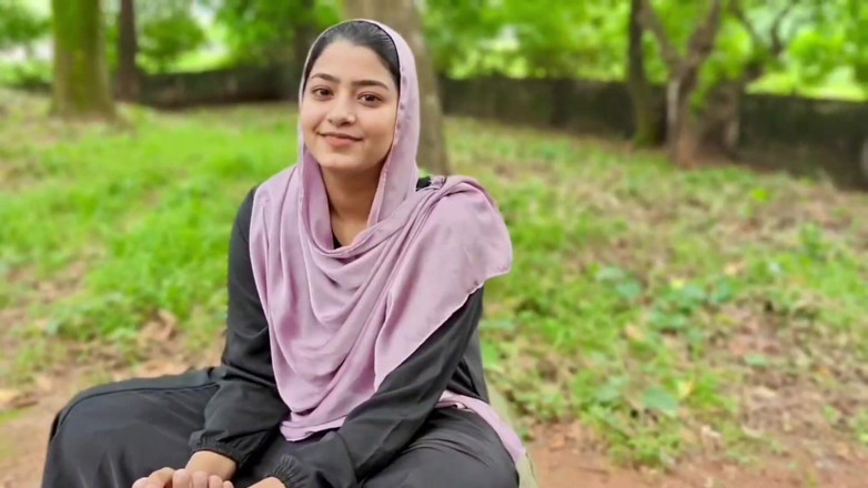 Piya pori: A Bengali Story About a Bengali Stepsister-in-law