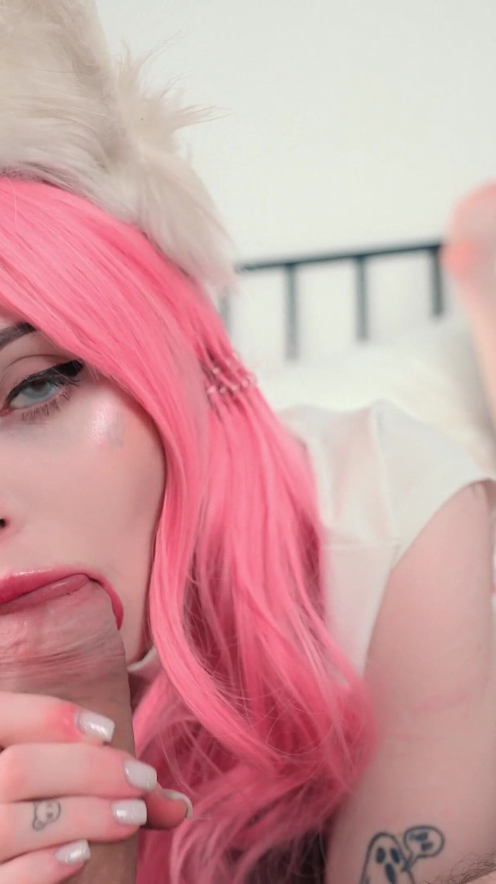 pinkloving: Růžové vlasy nevlastní sestra honí můj obrovský penis, Deepthroats detailní,...