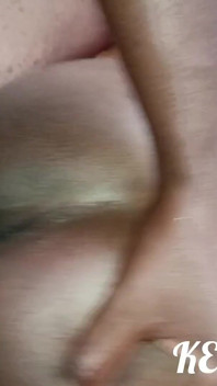 Une black canon et sexy prend une bite dans sa chatte jusqu’à un creamipe par Kenyandick