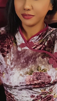 kaamuk eshiyaee poshaak aajmaish