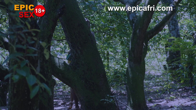 Epicafri: saanvli aphriki lesbiyan khelti hain aur khet men phuhaar chhorti...