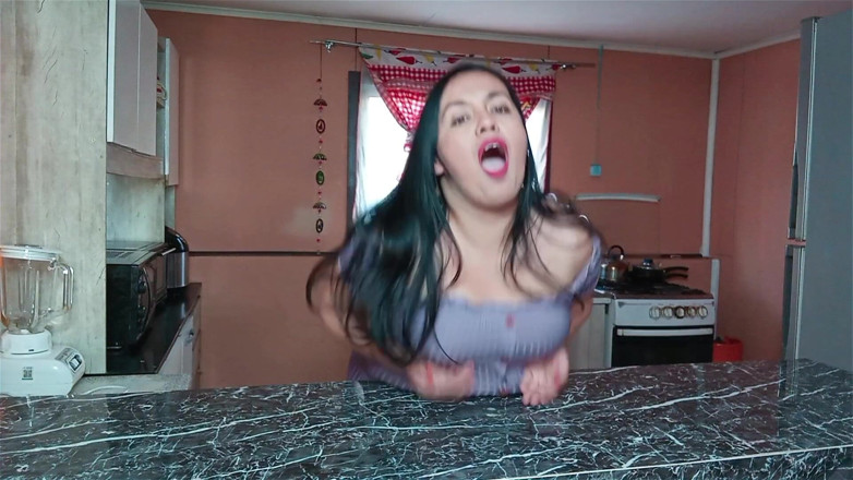 Kellyhotstepmom: Love I Invite You to My House. I Am Honey