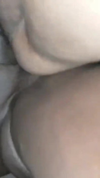 Curvado sobre bbc martelando minha buceta molhada e gorda gritando orgasmos