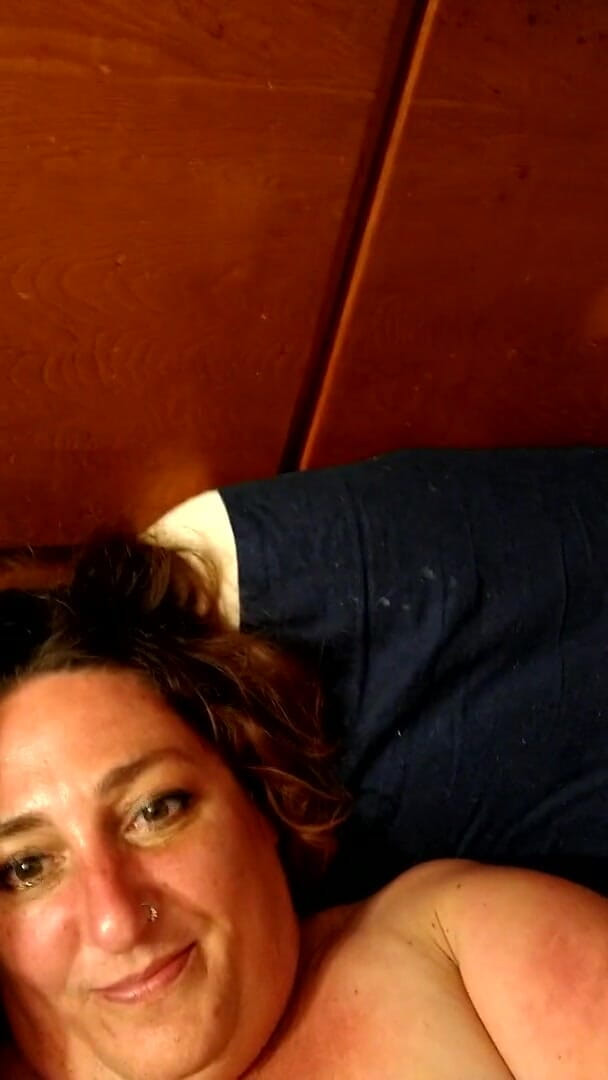 Kittenbritches: Iss eine faust voll mit der milf-muschi dieser PAWG, junger...
