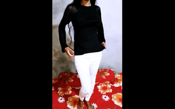 Sumaiya tasnim: Asiatisk tjej leker med sin fitta