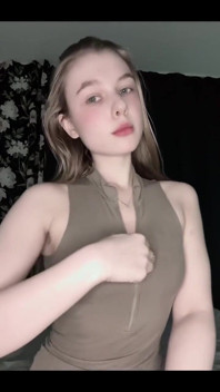 Jucie dívka