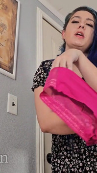Portez une culotte sur un coup de fouet : jeu de rôle de féminisation en POV