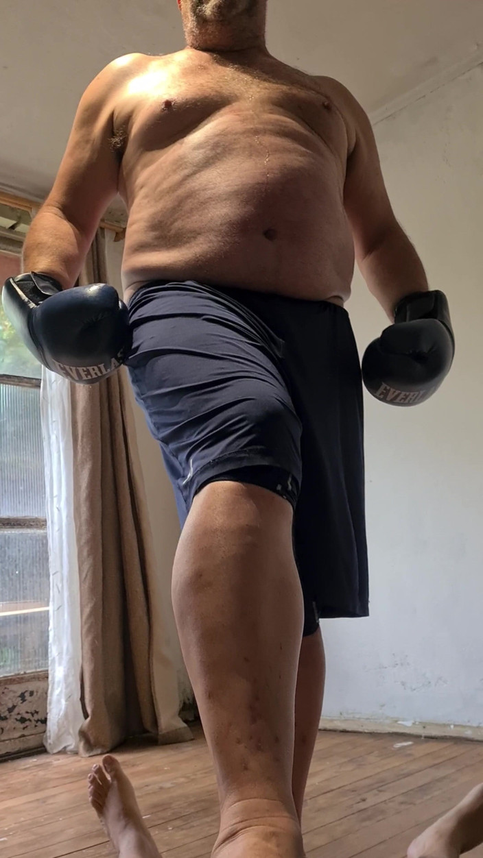 Punchbagplz: 은색 아빠 복서 - POV 스튜디오 초대장이 잘못되었습니다.