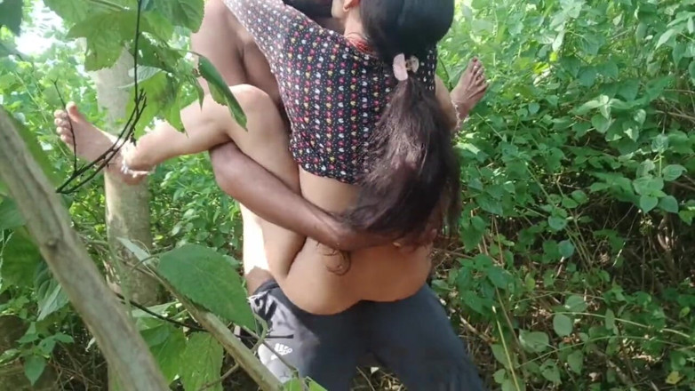 seema: Jungle Bhabhis Creampied