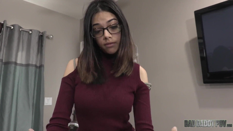 BadStepFamilyPov: Harmony Wonder, fille poilue, se fait défoncer par son beau-père