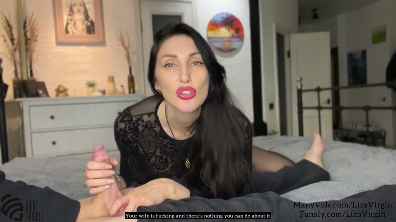 LizaVirgin: Můj manžel paroháč mě sleduje, jak šukám