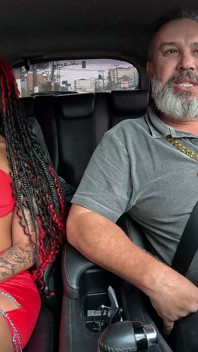 Mc Beka colpisce le strade di São Paulo, mostrando il suo enorme retro.