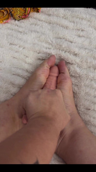 ¡¿Quién sabía que los trabajos de pies serían tan satisfactorios y usted obtiene 3 videos?