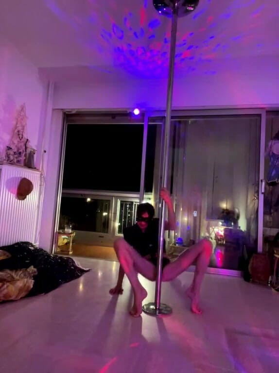 Chris06d22: Heyecan Verici Dansçı