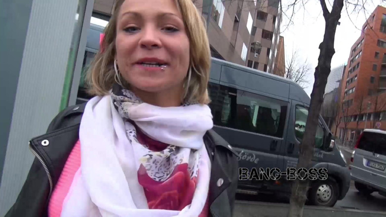 Bang-Boss: Casting pornô na Rua Aberta com Honey, Parte 1