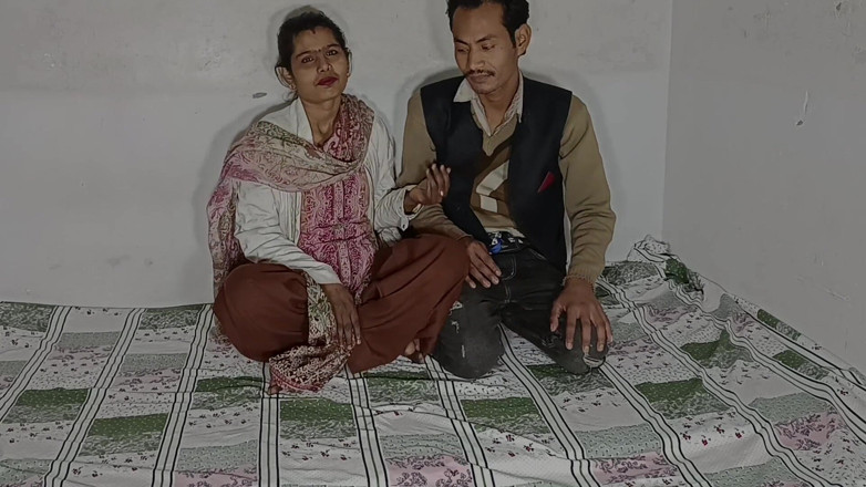 Desi Bhabhi Neha: Amadora esposa é fodida no chão quente indiana milf sexo