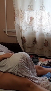 Vecinul nostru și noi ne masturbăm