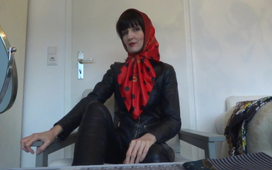 Lady Victoria Valente: 5 satin headscarves demonstration