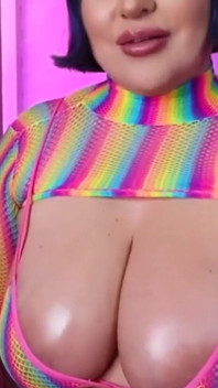 Humillando a una pequeña cita con dominatrix como tu polla