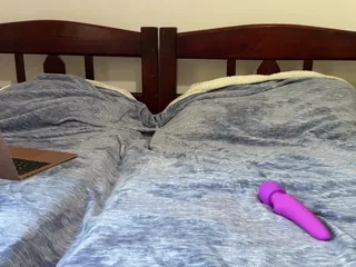 EvaGreyZ: My Husband Is at Work and I Watch Porn and...