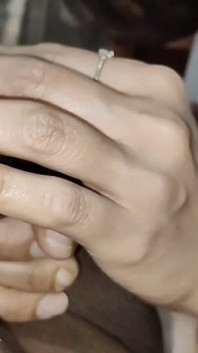 Il ragazzo sposato chiama una ragazza a natale vero fatto in casa