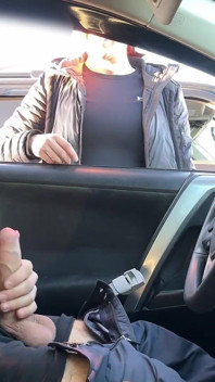 Estacionamento: Ela não pode parar para assistir meu pau duro exposto pau grande