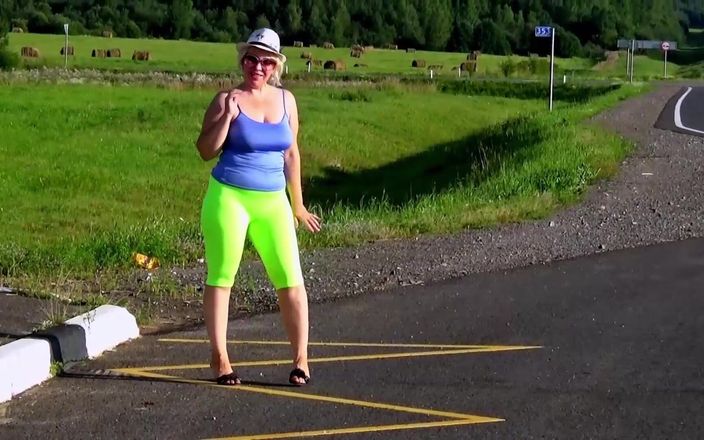 RedRoseRus: Gula leggings - stor röv gå på vägen