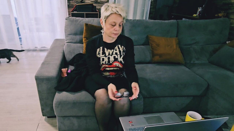 Sofy13: Je Devais Choisir Entre Travailler Ou Me Goder Ma Chatte...