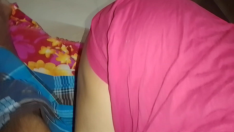 Skydreem1104: Wiejska dziewczyna cieszy się penisem męża w ustach