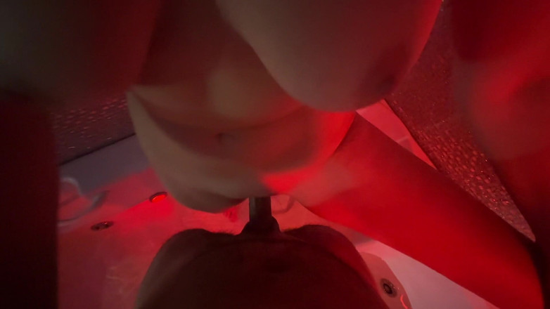 Sofie: Hot Jacuzzi with My Stepsister - Stepbrother Couldn't Resist