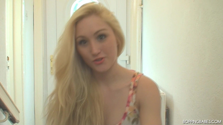 Bopping babes: Rachelle - Home Video