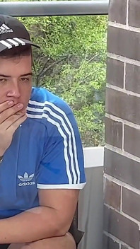 Униженный куколд наблюдает, как настоящий большой черный член трахает свою жену и ее друга