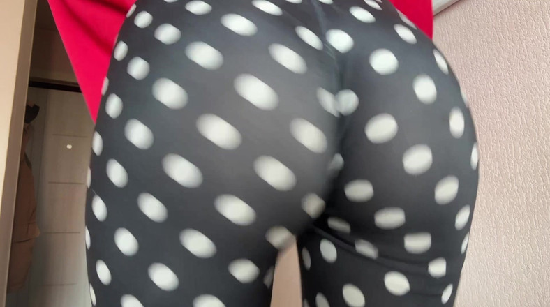 Skinny_lady69: Hipn0 pantat gemetar dengan legging