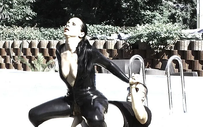 Lydia Privat: sex in latex catsuit