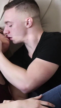 Muscle STUD Joey Russo FUCKS Blonde Sarah Sunday