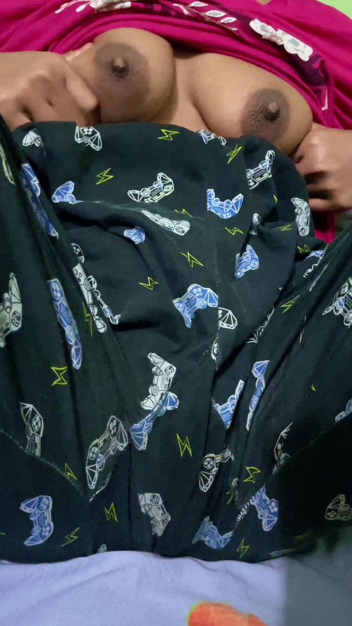 Riya Chowdhury: 女性マスターベーション