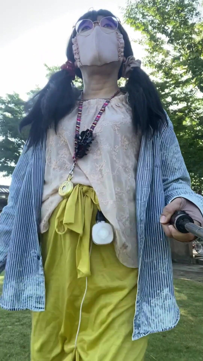 megu2002: No219 Ranní procházka parkem s odhaleným Tucked