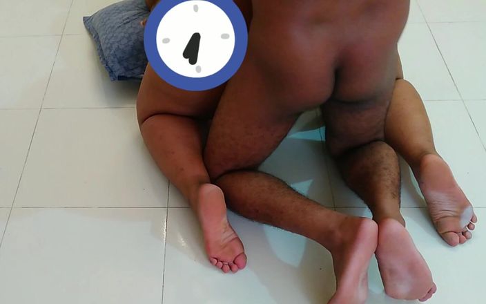 Aria Mia: Když můj nevlastní otec jde do koupelny po šukání mé macechy ...