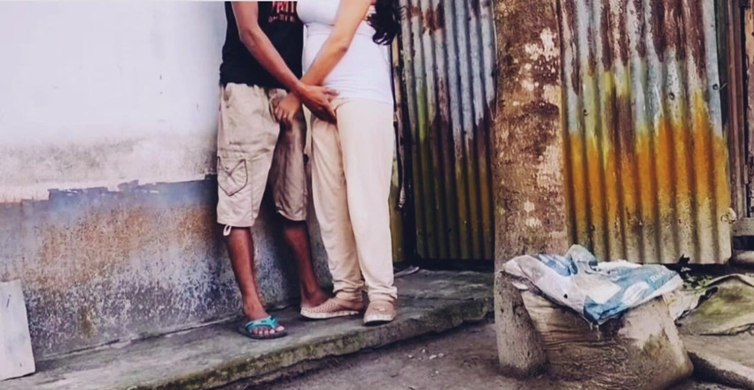 Teensex: Ateşli yengem beni biseksüel yarak emmek ve domaltarak zar zor...