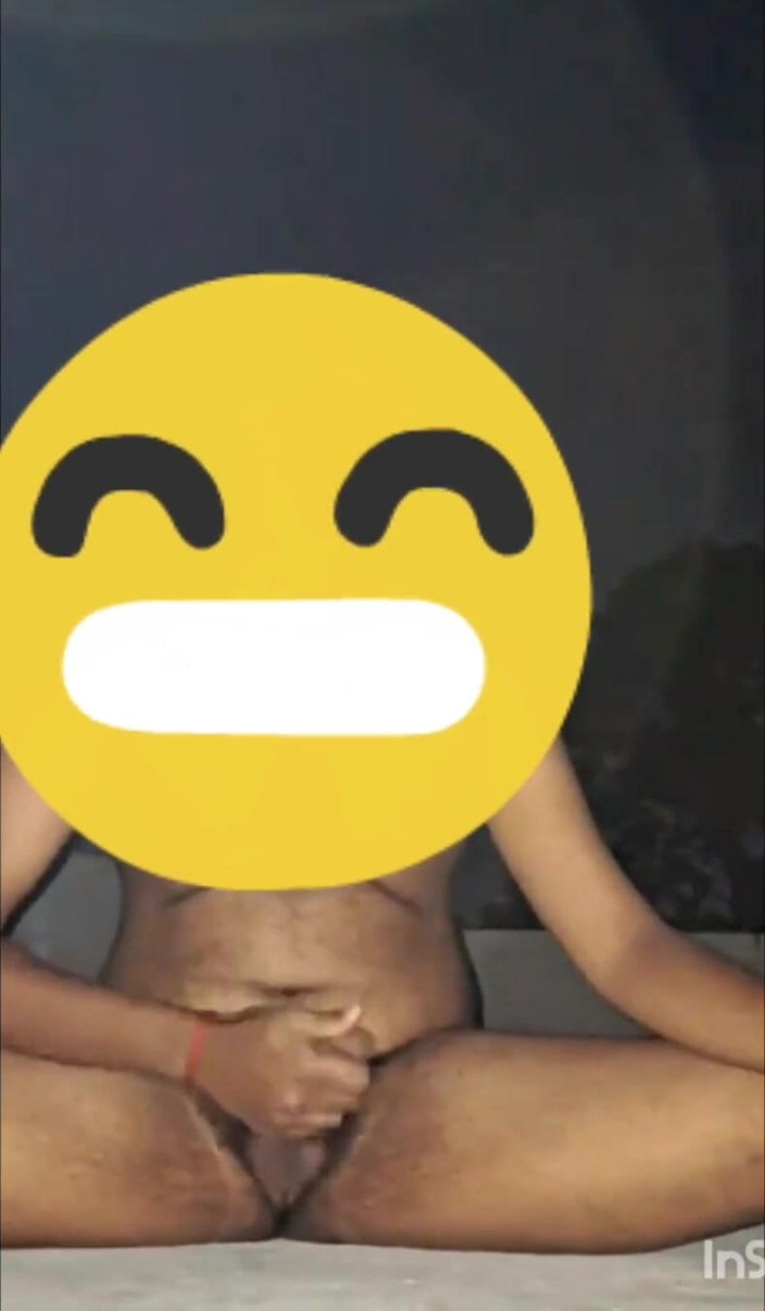 MayankPerv: Mayank si masturba sul tetto
