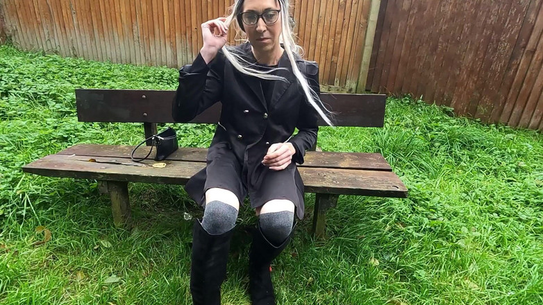 The Midnight Minx: Blesk v místním lese