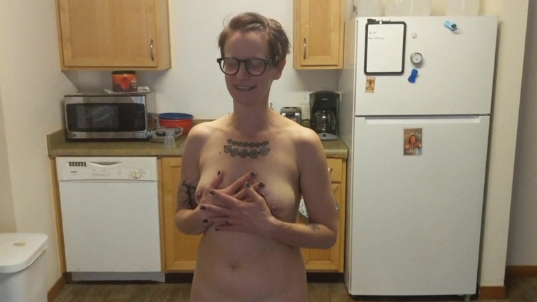 voyeurpervert: Autumn Nude Yoga