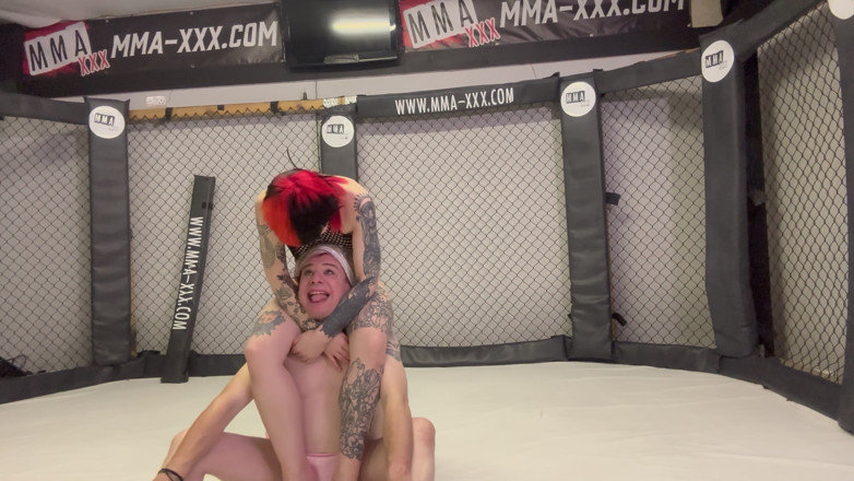 Bigtiddygoth: Mama vitregă din pvc chinuie sissy în Cușca Mma - Controlul coapselor și...