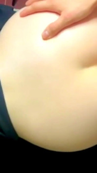 Realmente me gusta mi sexy hermanastras el culo de Hol que follo en anal