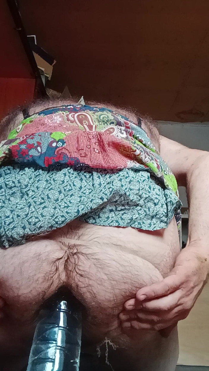 SalvatorebsxfrocioRc: 我喜欢它在屁股上。