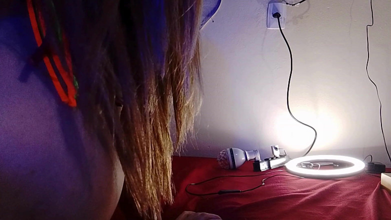 UtopianHumor507: Glumeam, punând fata obraznică să sugă și lăsând nenorocitul să se...